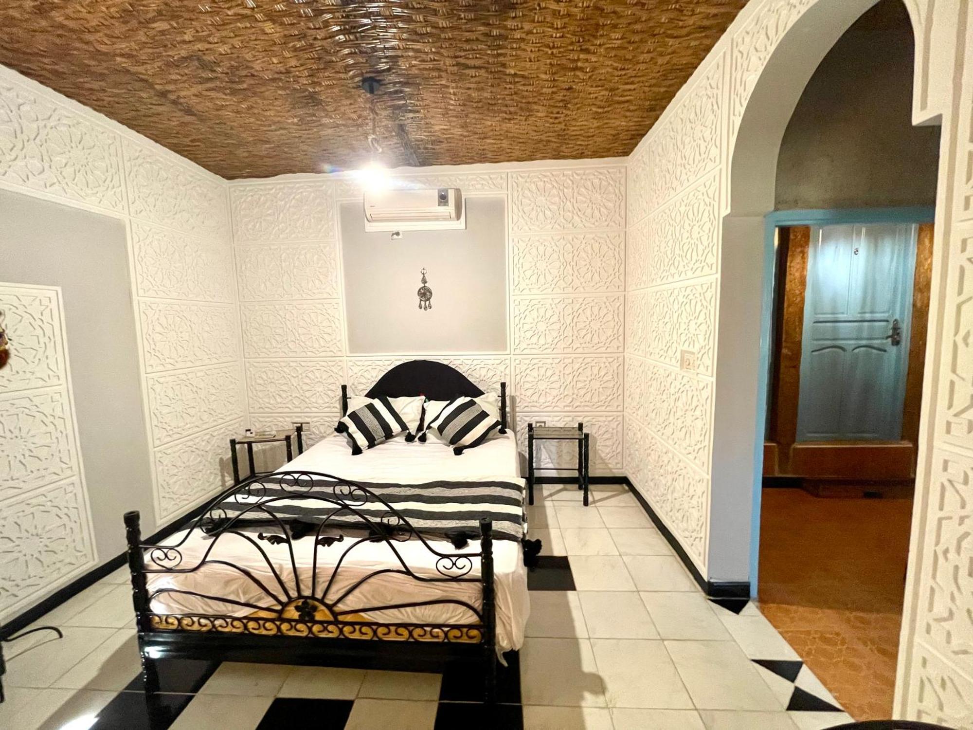 La Maison Traditionnelle Hotel Et Guesthouse Tafraout Dış mekan fotoğraf